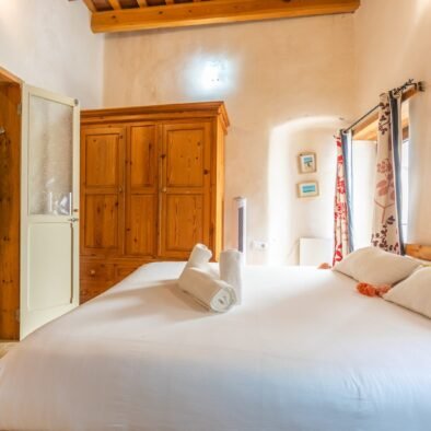 Double bed in bedroom 3 at Riad Casa Luna