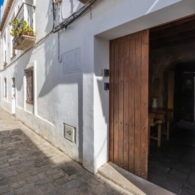 Street view outside Riad Casa Luna in Tarifa