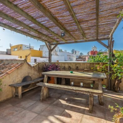 Tarifa apartments with terrace - Outdoor dining table on the terrace at Riad Casa Luna
